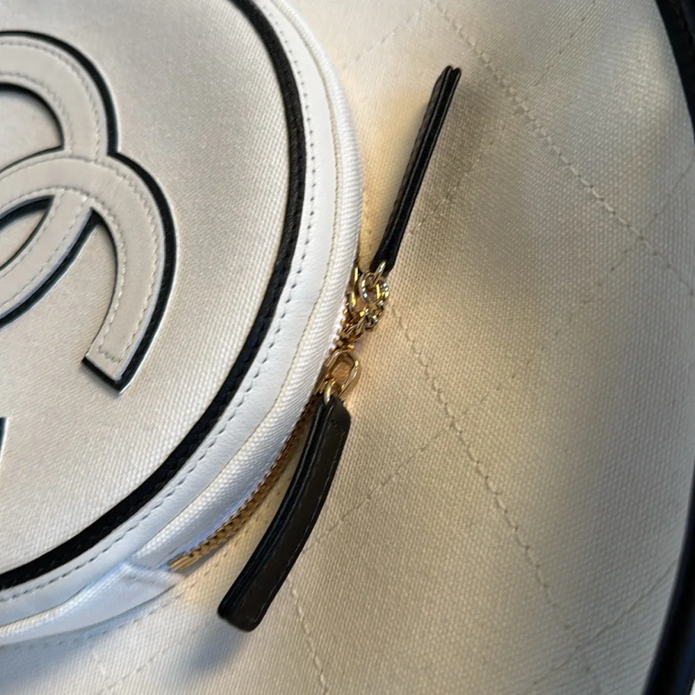 Chanel 23c RARE tennis racquet holder shoulder bag with pouch and slots ivory